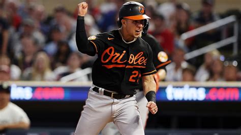 Orioles top Twins 3-1 with double in 10th by Urías, stellar relief by Bautista